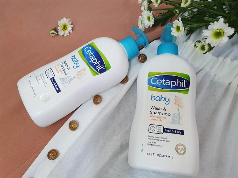 Sữa tắm Cetaphil giúp cải thiện tình trạng da khô ráp, sần và bị viêm da cơ địa