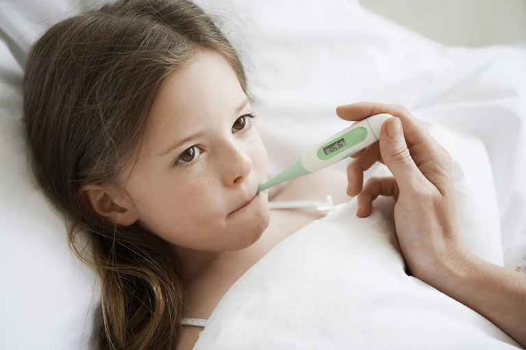 Trẻ bị viêm amidan sốt mấy ngày luôn là câu hỏi của nhiều cha mẹ