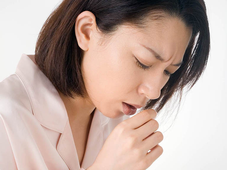 Viêm họng xuất tiết kéo dài gây nhiều bệnh lý mãn tính