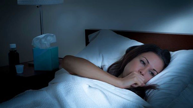 Ho về đêm ảnh hưởng đến giấc ngủ và sức khỏe của người bệnh