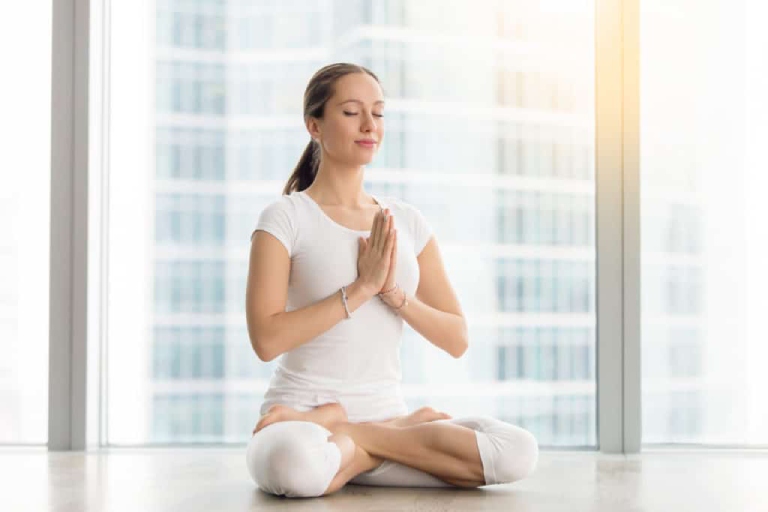 Tập yoga giúp hỗ trợ điều trị và phòng tránh đau dạ dày sau sinh