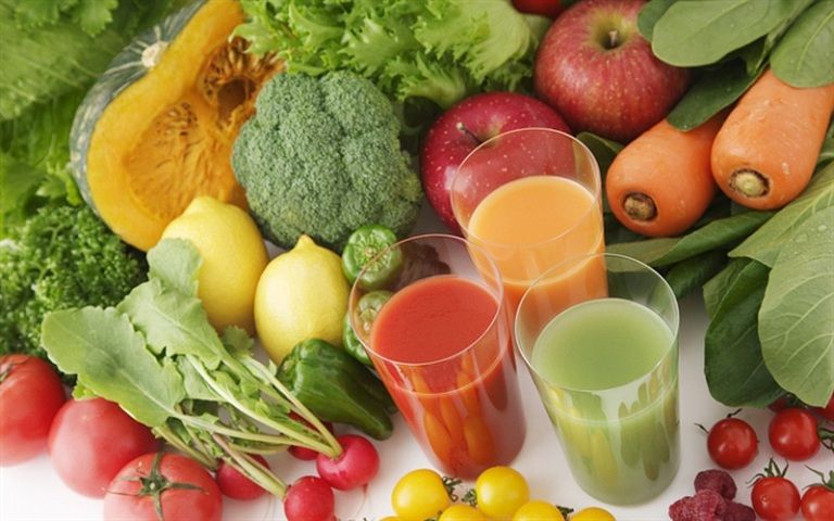 Người bệnh viêm thanh quan nên tăng cường ăn rau xanh và trái cây để hỗ trợ trị bệnh hiệu quả