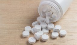 Thuốc trị viêm tai giữa có tác dụng toàn thân là paracetamol