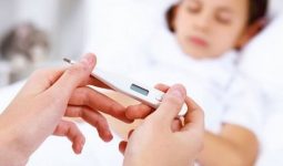 Trẻ bị viêm phế quản sốt nhiều ngày gây nguy hiểm tới sức khỏe