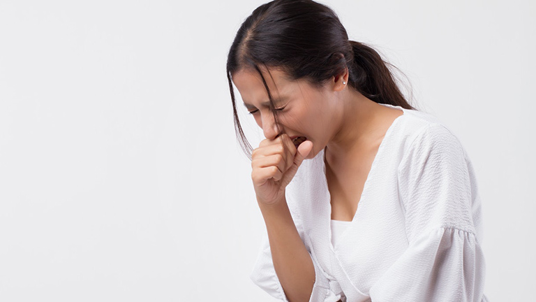 Hắng giọng có thể làm cho các triệu chứng trở nặng hơn