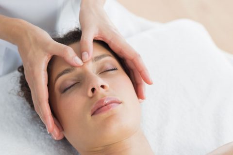 Bấm huyệt trị viêm mũi dị ứng tại nhà