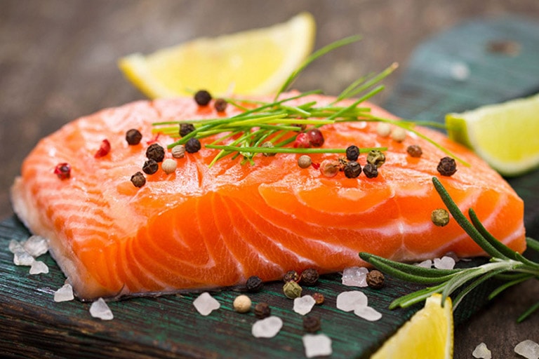 Có thể ăn các món cá hay hải sản để tránh phải nạp thịt vào cơ thể