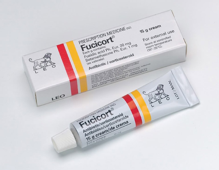 Dùng thuốc Fucicort để giảm triệu chứng viêm lỗ chân lông