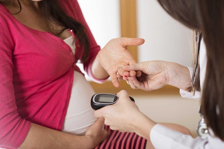 Tiểu đường thai kỳ là một trong những nguyên nhân gây ra chứng tê bì chân tay
