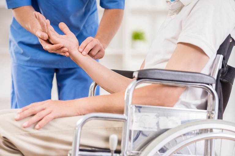 Bị tê tay chân khám ở đâu? Cần khám ở các bệnh viện có khoa xương khớp và đội ngũ bác sĩ giàu kinh nghiệm