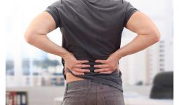 Đau lưng không cúi được là bệnh gì? Có nguy hiểm?