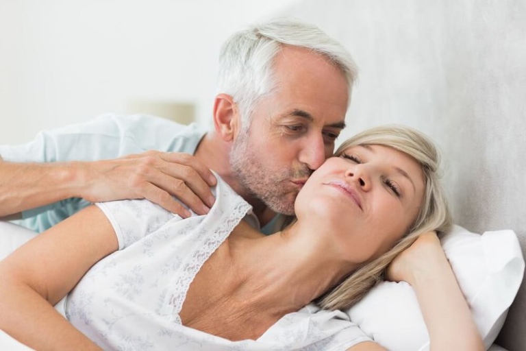 Mãn kinh muộn giúp duy trì được ham muốn và chất lượng đời sống tình dục vợ chồng