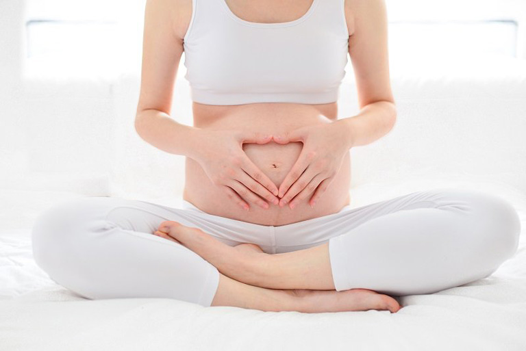 Viêm lộ tuyến cổ tử cung khi mang thai cần đi thăm khám và điều trị theo chỉ định của bác sĩ