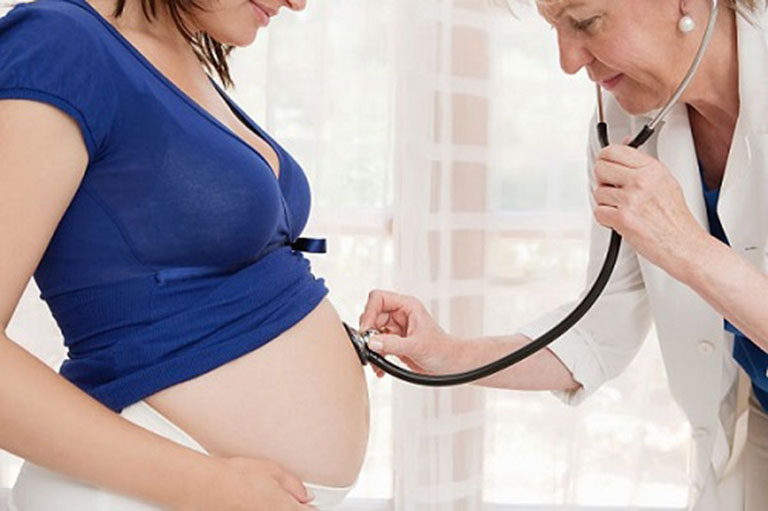 Khi bị viêm lộ tuyến, mẹ bầu thường được bác sĩ khuyến cáo biện pháp đẻ mổ