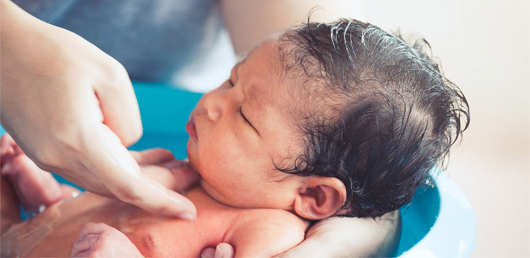 Cách chữa mụn sữa ở mặt trẻ sơ sinh