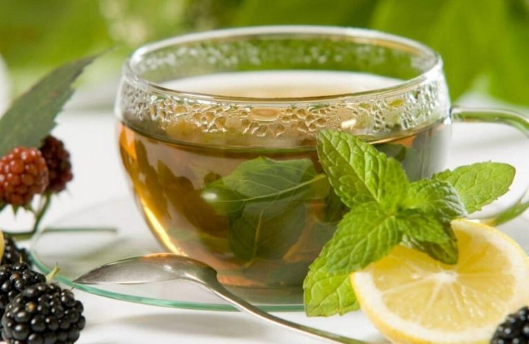 Uống trà xanh rất có hiệu quả trong ngăn ngừa và cải thiện triệu chứng do khối u