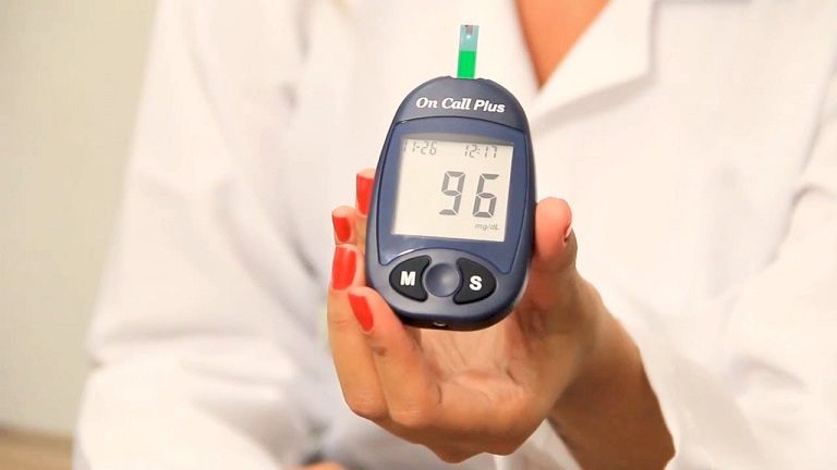 Kiểm tra đường huyết trước khi sử dụng thuốc