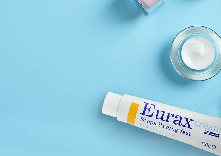 Thuốc Eurax được sử dụng bằng cách bôi ngoài da
