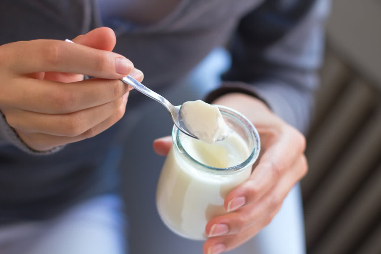 Ăn sữa chua mỗi ngày giúp bổ sung thêm lợi khuẩn cho đường ruột