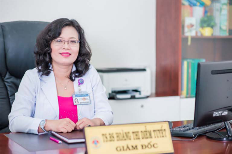 Bác sĩ Hoàng Thị Diễm Tuyết có trình độ chuyên môn cao trong thăm khám lĩnh vực sản phụ khoa