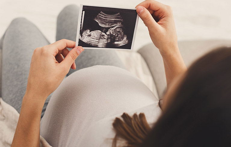 Có nên khám thai thường xuyên trong 3 tháng cuối?
