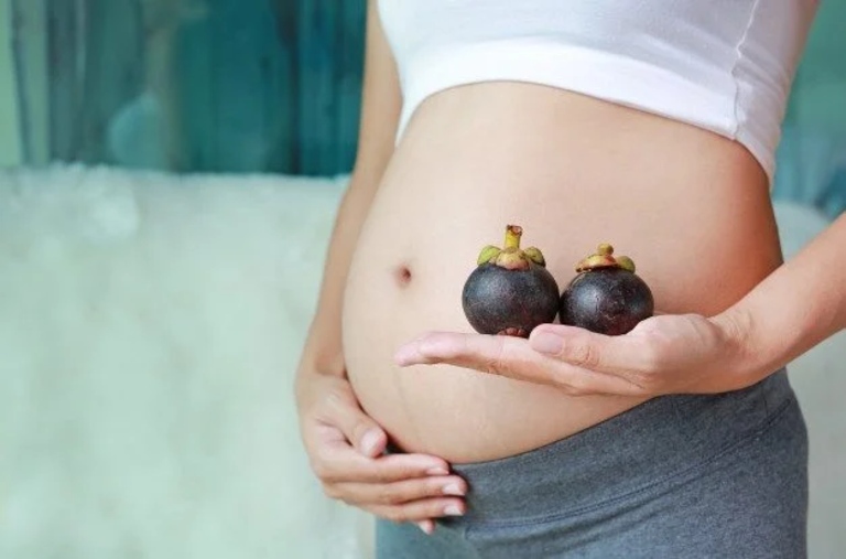 Duy trì thói quen ăn 2 quả măng cụt mỗi ngày giúp nâng cao sức khỏe thai phụ và kích thích thai nhi phát triển
