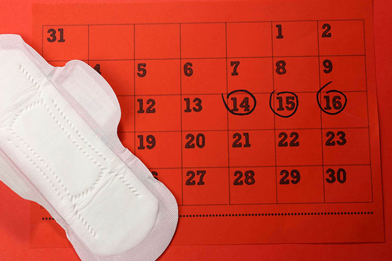 Que thử thai nên được sử dụng khi bạn có dấu hiệu bị trễ kinh khoảng 1 tuần