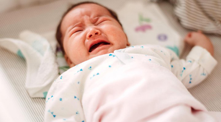 Táo bón khiến trẻ sơ sinh thường xuyên quấy khóc, không chịu ăn và ảnh hưởng xấu đến sức khỏe