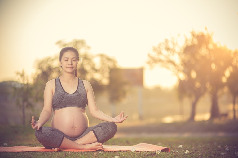 Tập luyện cũng là một trong những cách giúp thai phụ duy trì cân nặng ở mức ổn định