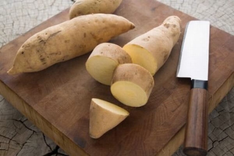 Khoai lang trắng mang lại hiệu quả chữa táo bón tốt hơn nhiều so với khoai lang tím và vàng