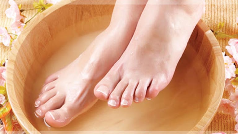 cách chữa đau gót chân tại nhà