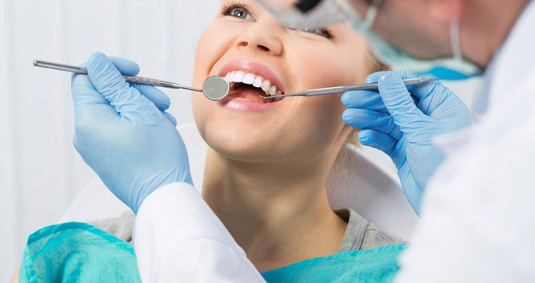 Thăm khám sức khỏe răng miệng định kỳ giúp phát hiện bệnh lý và điều trị đúng cách từ sớm