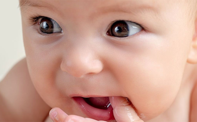bệnh sâu răng ở trẻ em có nguy hiểm không