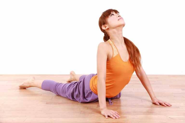 động tác yoga chữa bệnh trĩ tư thế con cá