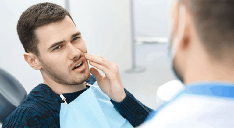 Thăm khám và điều trị chuyên khoa giúp cải thiện dứt điểm tình trạng sâu răng, ngừa biến chứng