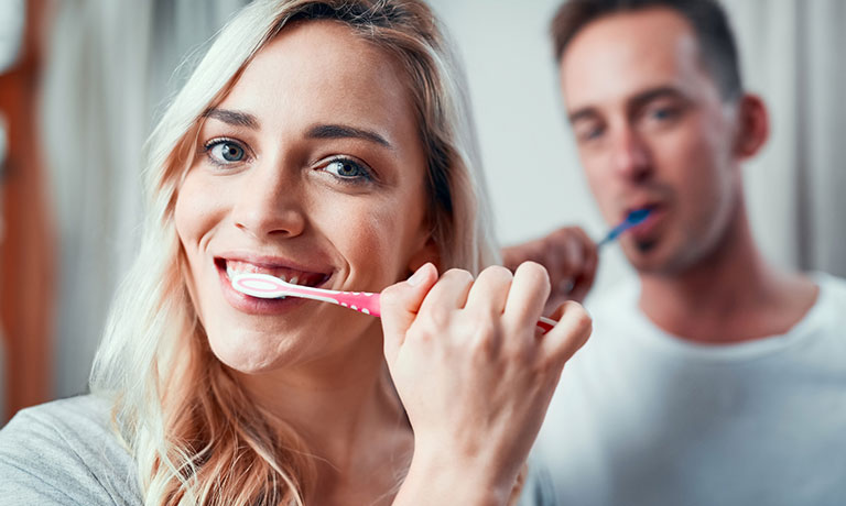 cách đánh răng sau khi nhổ răng khôn